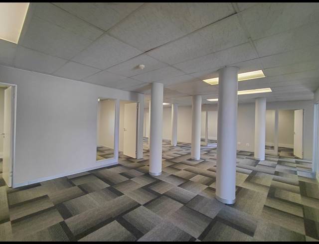 388M² OFFICE TO LET IN FOURWAYS